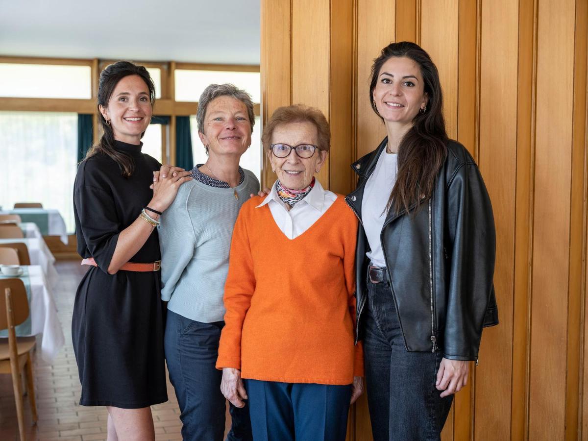 Hotel Historique Chez Elsy - Crans-Sapins Екстер'єр фото